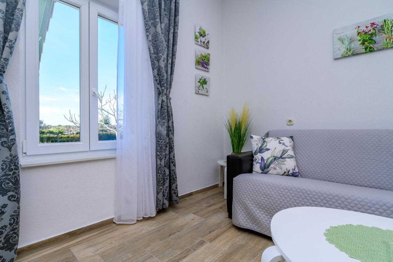 Krcina Holiday Home Cres Exterior photo